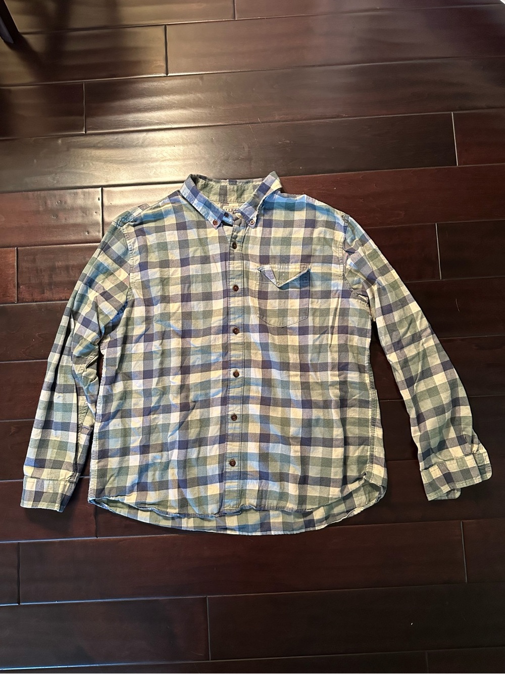 L.L. Bean Traditional Fit Blue and Green Plaid Button-Up Flannel XL